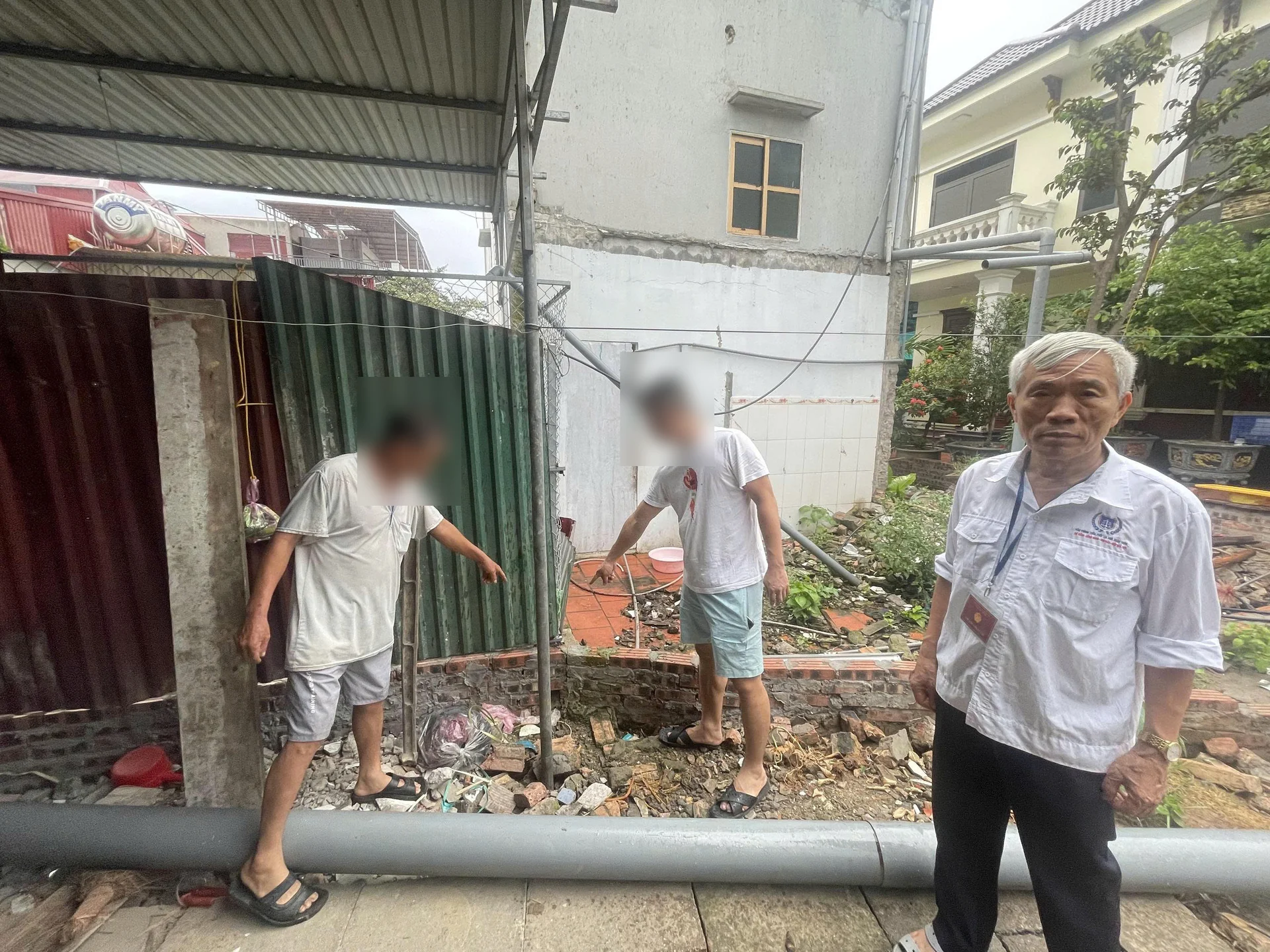 Kiểm tra và ghi nhận chi tiết tại hiện trường